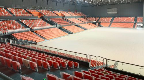 場館座椅的“骨骼”之謎：吹塑 vs 注塑，為何征途座椅選擇氣輔注塑？?